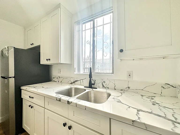 826 W Colden Ave #4 — Photo 6
