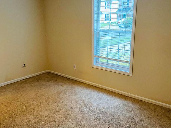 3rd image of 3468 Westgate Dr