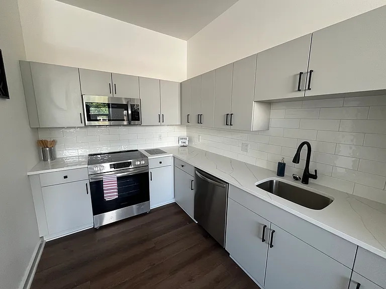 20 Herrick St — Photo 4