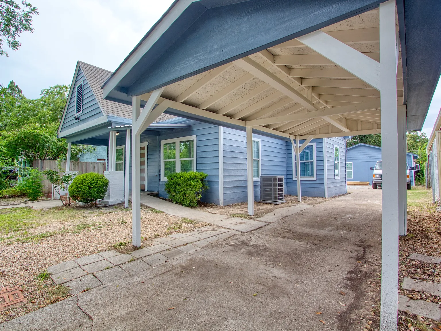3 bed, 1690 sqft, $2,500 — Photo 3