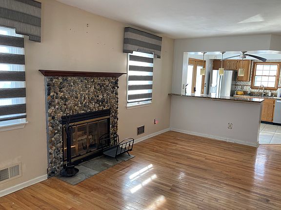 2nd image of 532 Jefferson Ave