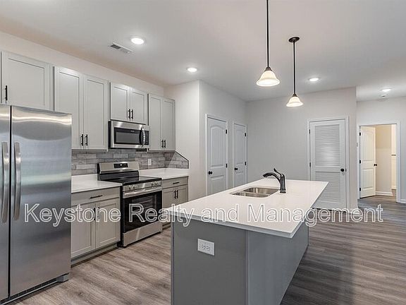 4th image of 15 Millswood Dr #B212