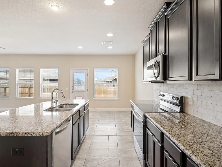 810 Low Cloud Dr — Photo 7