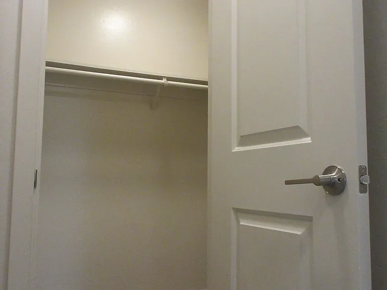 Riverbend Apartments — Photo 31
