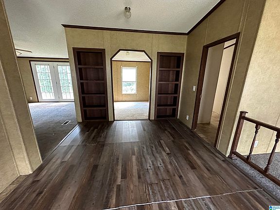 4th image of 70 Hillsdale Dr