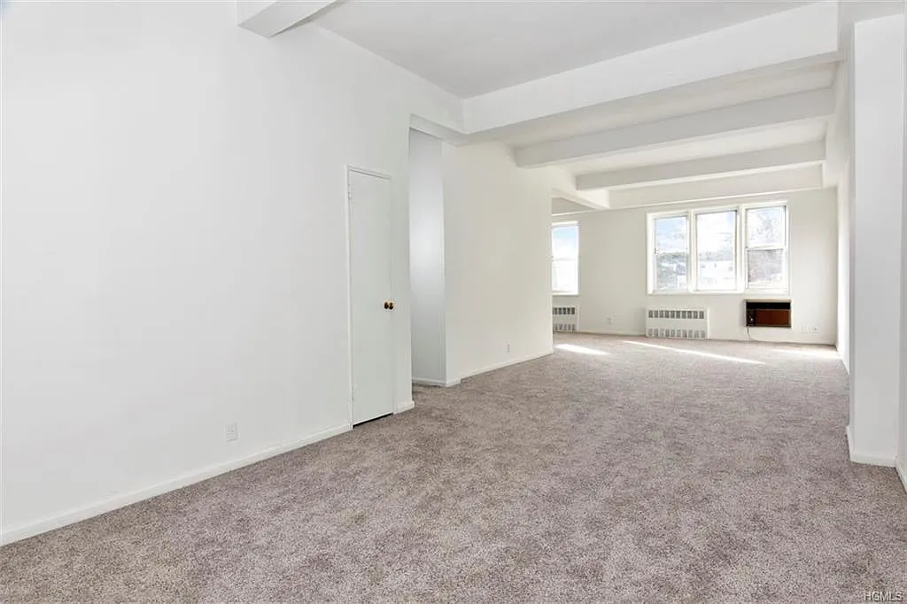 245 Rumsey Rd APT 1U photo 1