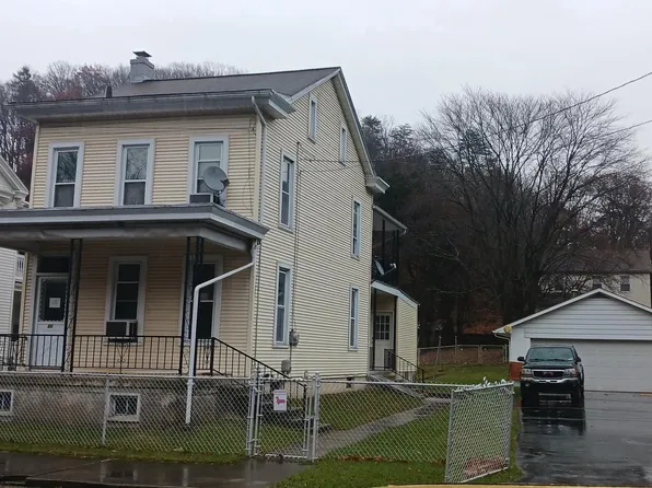 66 Penn St, Port Clinton, PA 19549