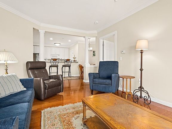 5th image of 6 Woodman Way Unit 406