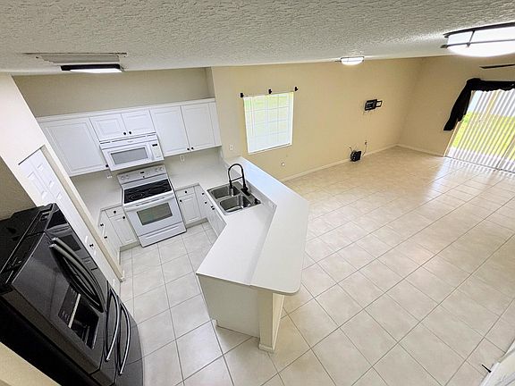 5th image of 5088 SE Mariner Garden Circle
