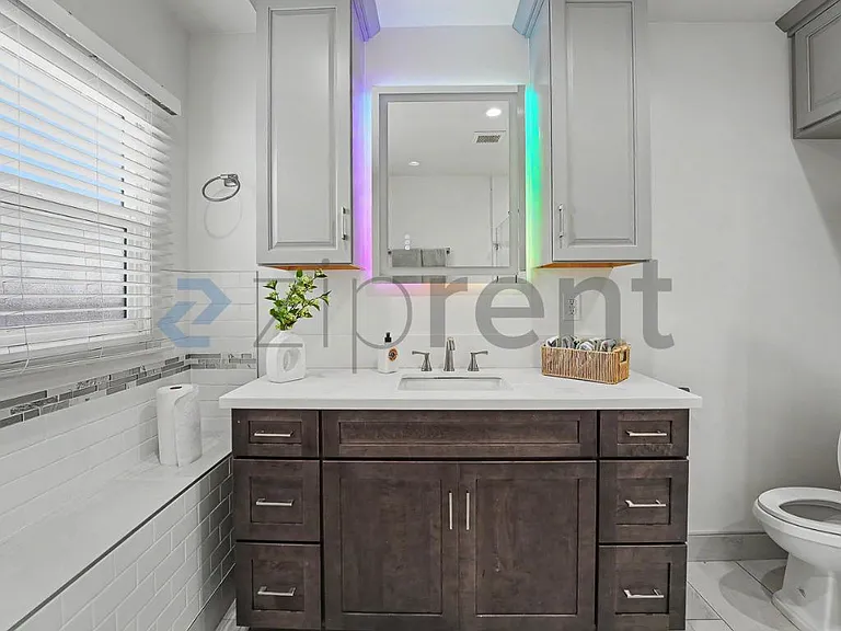 1067 W 83rd St — Photo 19