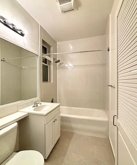 1695 Filbert St #5 — Photo 11