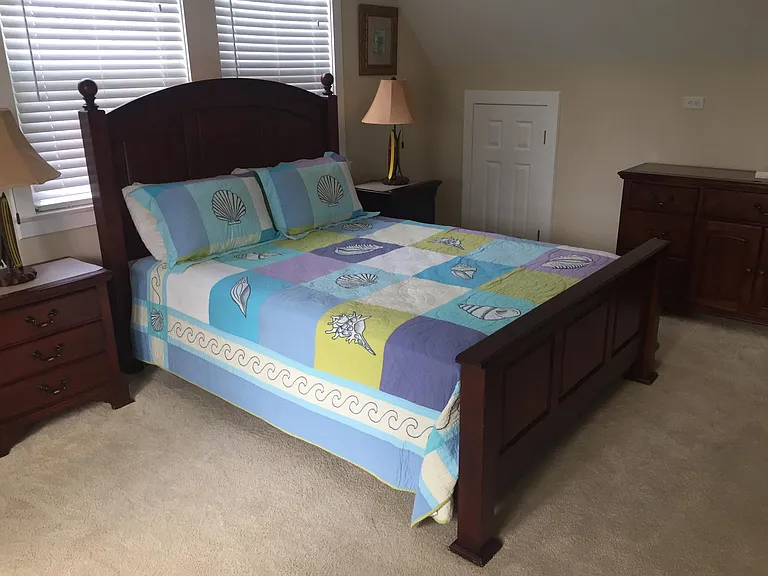 Master bedroom, queen bed.