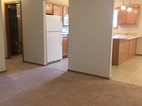 5th image of 8300 S Hughes Ave APT 1