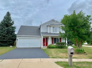 9 Marcia Ct, South Elgin, IL 60177