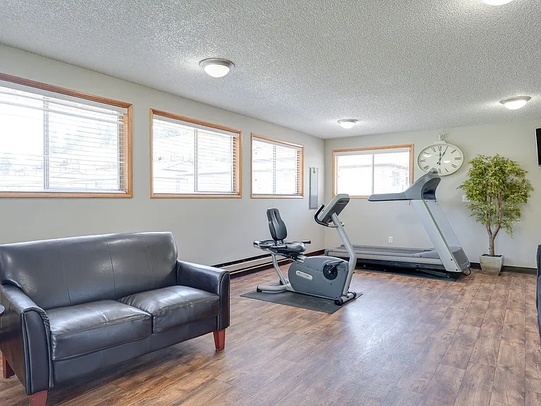 Brandt Apartments — Photo 12