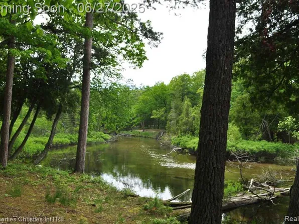 3 Millside St, Glen Arbor, MI 49636