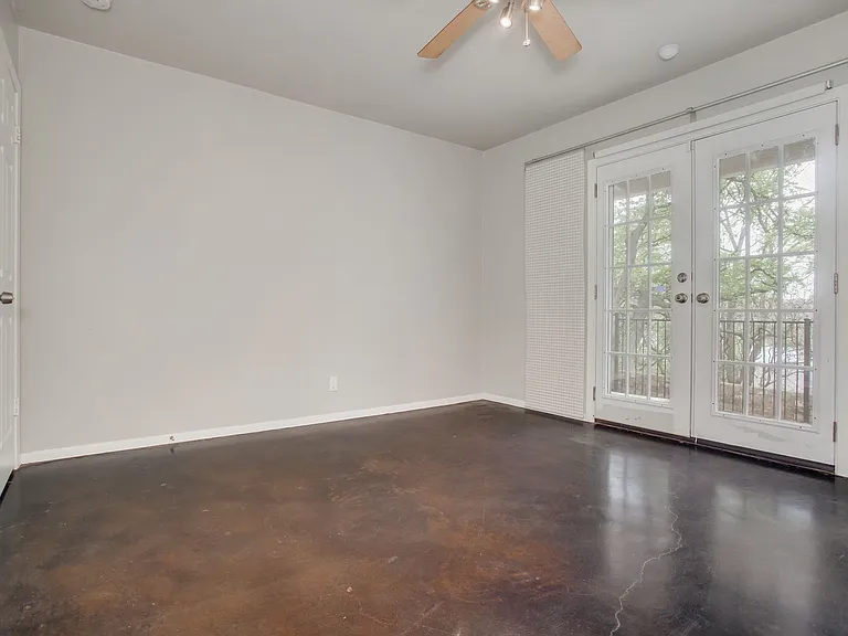 2300 Trailside Drive — Photo 24