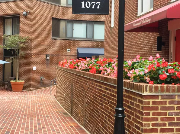1077 30th St NW #708, Washington, DC 20007