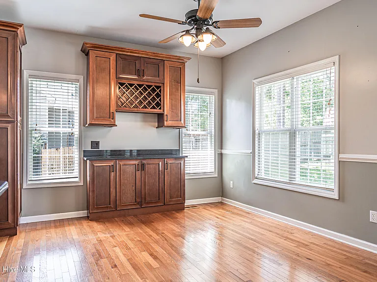 154 Dublin Ct — Photo 11