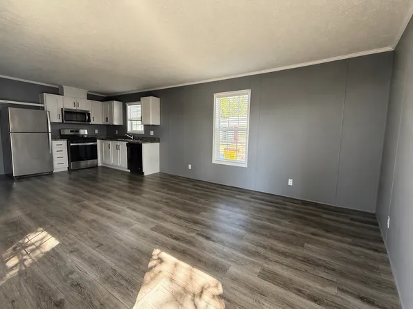 79 3rd St, Dearborn Heights, MI 48127