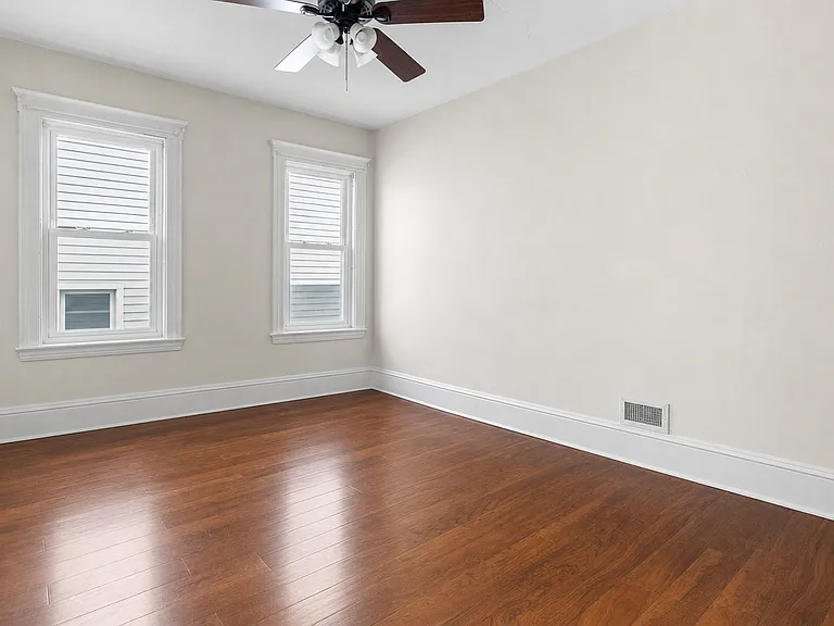14 Forest Ave #2 — Photo 4