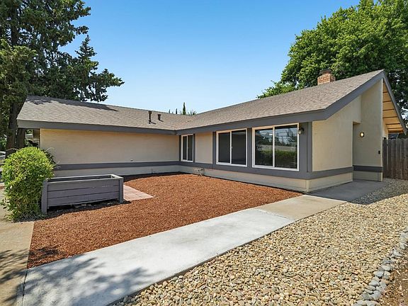 3rd image of 4941 Palm Ave