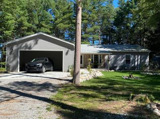 5536 Vacationland Dr, Lewiston, MI 49756