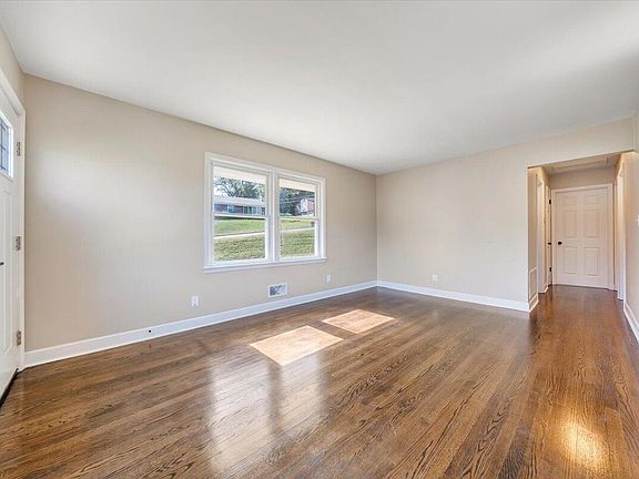 3rd image of 4302 Holmes St NE