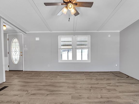 4th image of 222 Park Cir