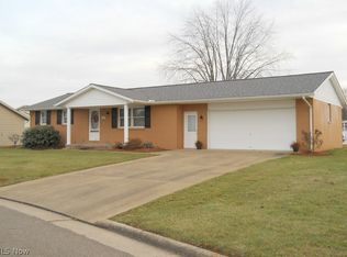32 Haswell Cir, Strasburg, OH