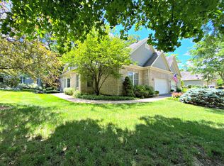 1470 White Oak Ln, Woodstock, IL 60098