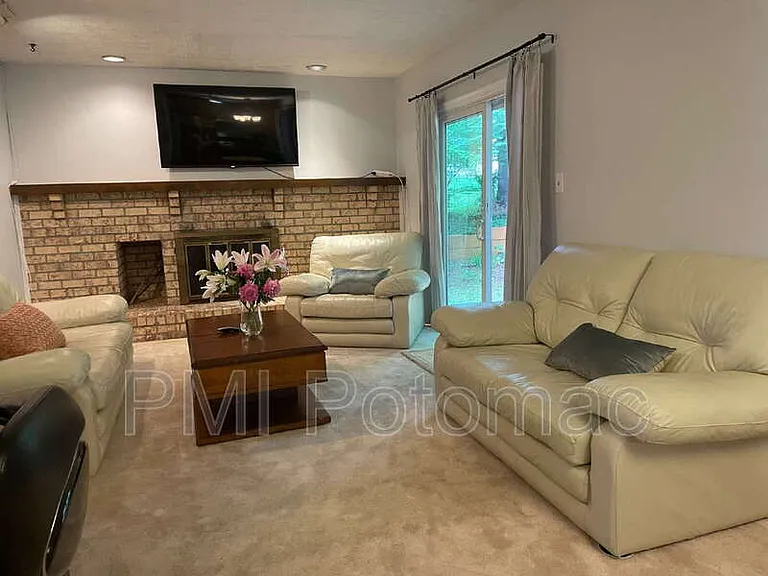 1917 Agate Dr — Photo 6