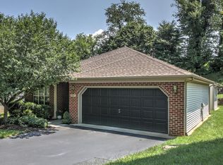 5842 Penn Forest Pl, Roanoke, VA 24018