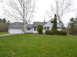 2327 Magog Rd, Palmyra, NY 14522