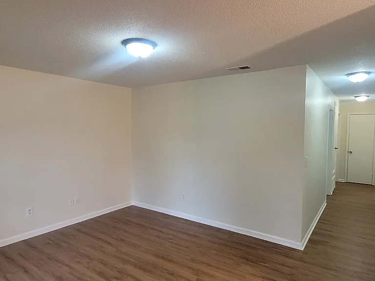 3594 Russelwood Dr — Photo 2