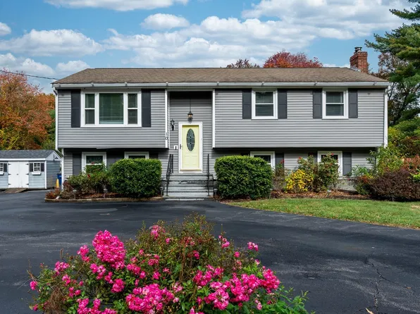 10 Village St, Medway, MA 02053