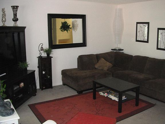 4th image of 2385 McKinley Ave