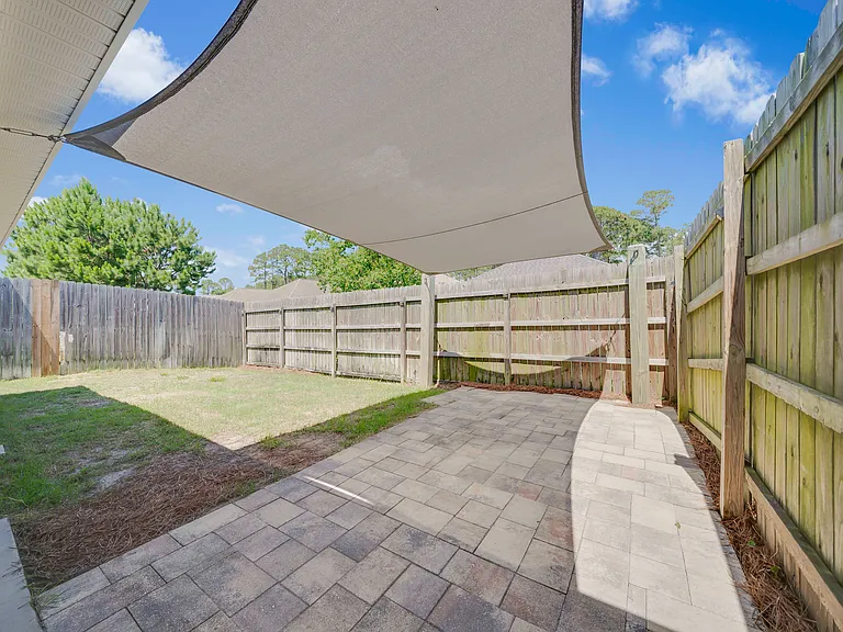 125 Fernwood St — Photo 38