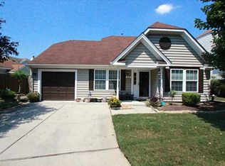 412 Kings Bishop Ct, Chesapeake, VA 23320