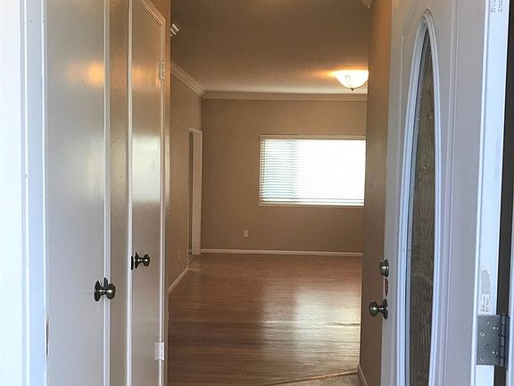 3rd image of 2624 Chestnut Hill Dr