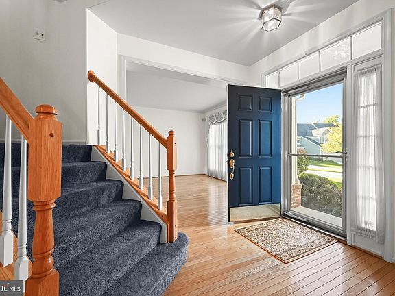 2nd image of 9 Hay Pasture Ct