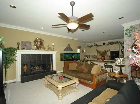 14600 Oakmond Rd, Edmond, OK 73013