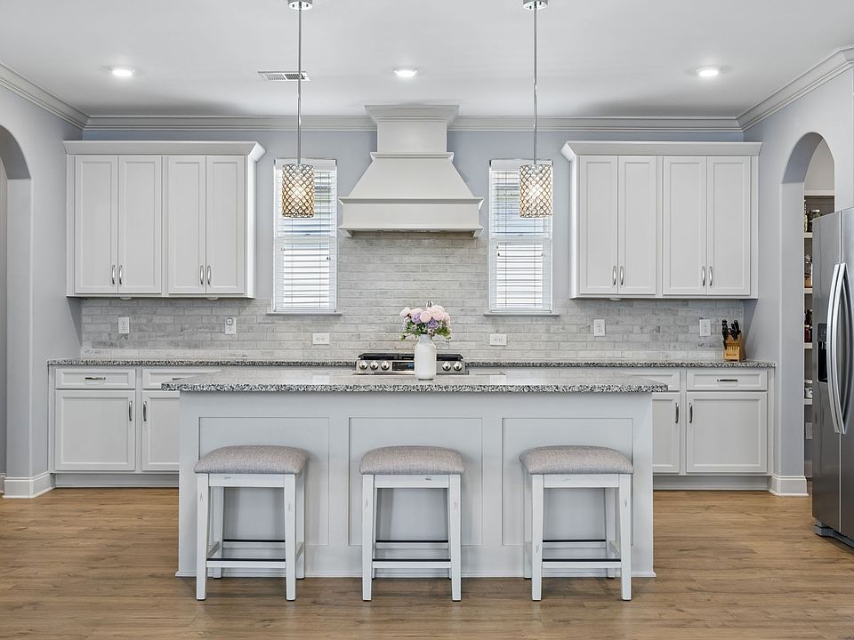 1st image of 617 Green Farm Way