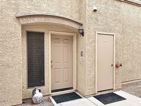 2nd image of 805 S SYCAMORE -- #212