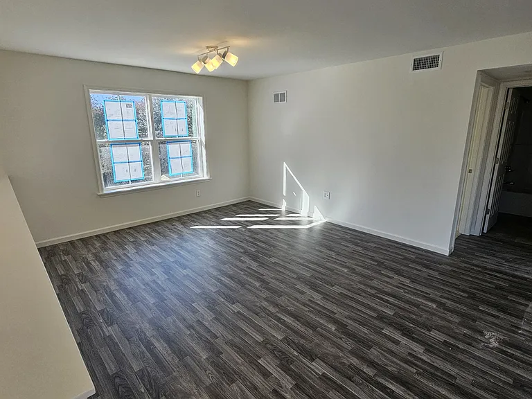 231 E Fulton St #B — Photo 3