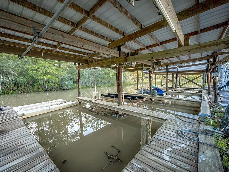 1102 Stanfield Point Rd — Photo 16