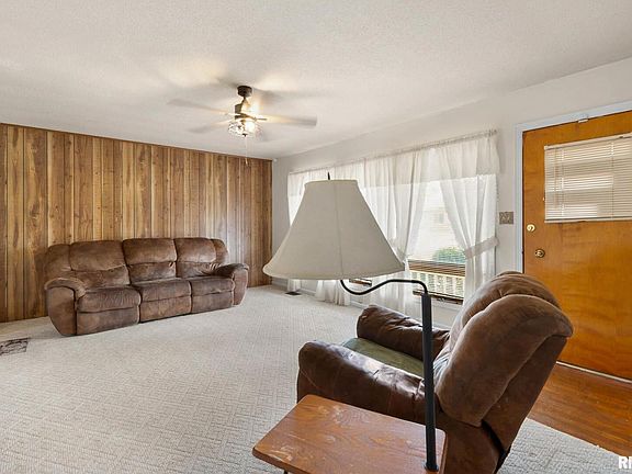 3rd image of 104 Deborann Dr