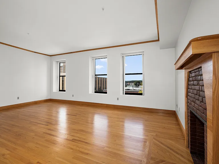 795 Elm St #401 — Photo 6