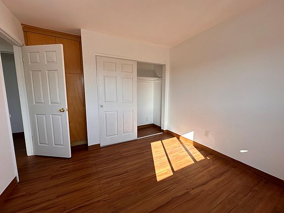 5th image of 109 S Horne St APT D