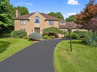 5104 Waterford Wood Way, Fayetteville, NY 13066